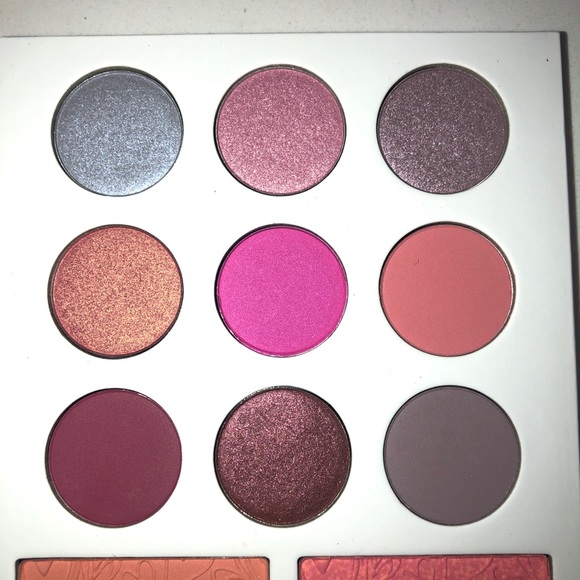 🆕 Kylie’s diary book palette - Picture 6 of 7